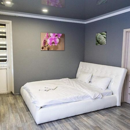 Cozy Apartment In A New Building Close To The Downtown Kyiv Exterior foto