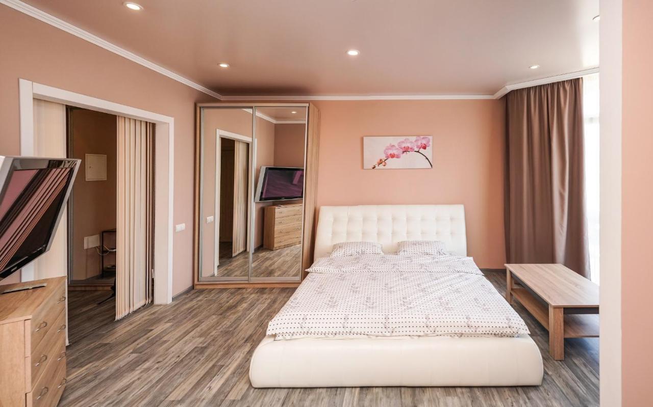 Cozy Apartment In A New Building Close To The Downtown Kyiv Exterior foto