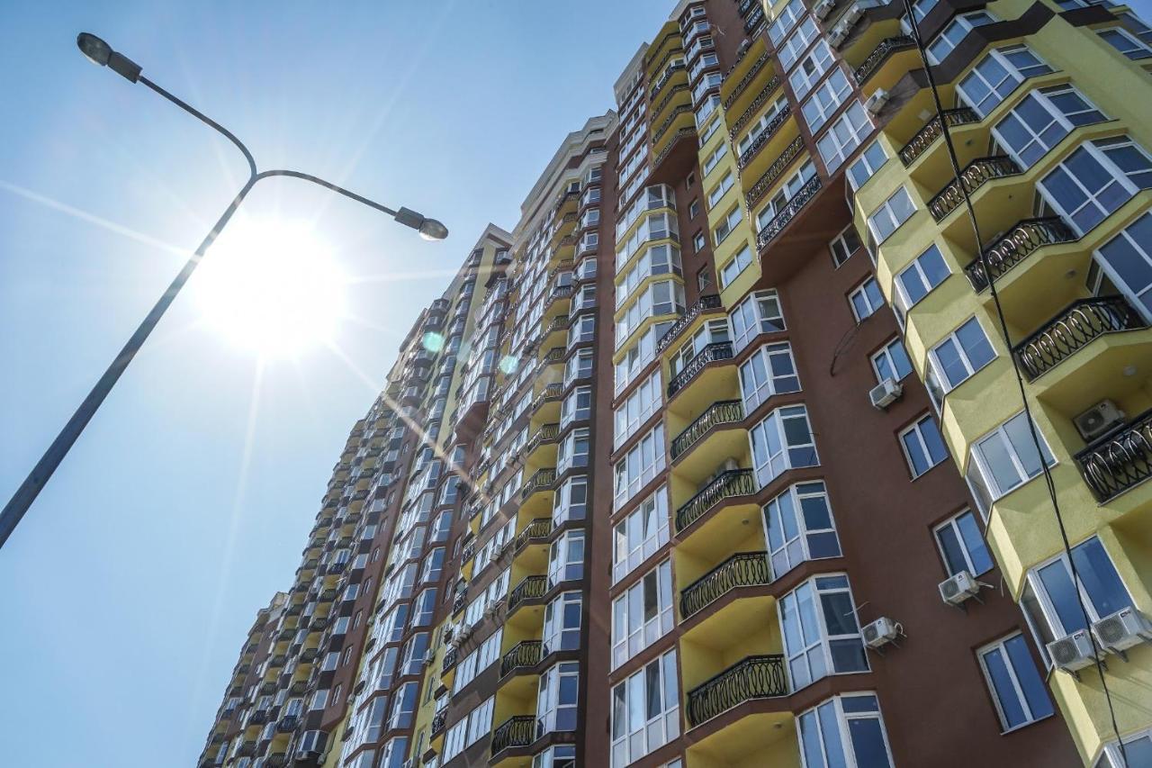 Cozy Apartment In A New Building Close To The Downtown Kyiv Exterior foto