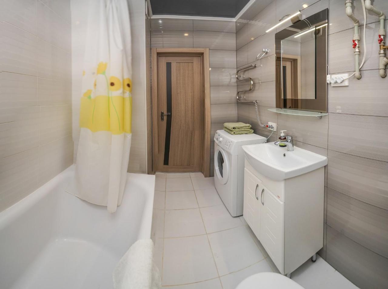 Cozy Apartment In A New Building Close To The Downtown Kyiv Exterior foto