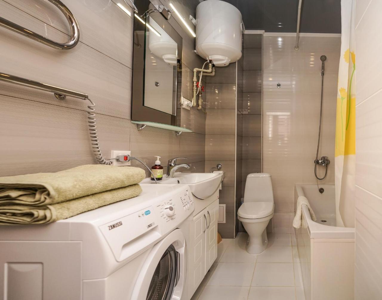Cozy Apartment In A New Building Close To The Downtown Kyiv Exterior foto