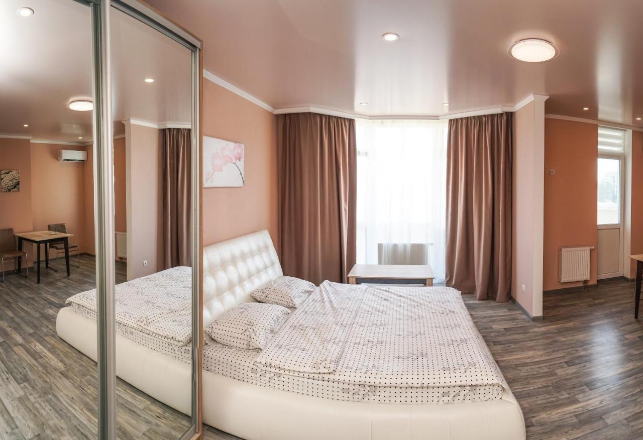 Cozy Apartment In A New Building Close To The Downtown Kyiv Exterior foto